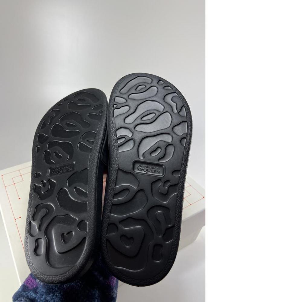 SOLD OUT DO NOT BUY! McQueen 37.5 E355 - Picture 6 of 12